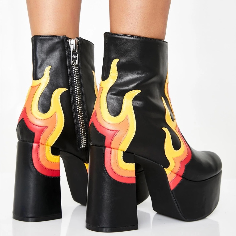 Dolls Kill Burner Boots Size 6M